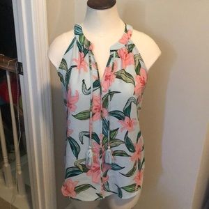 Cute Floral Top size XS Like New